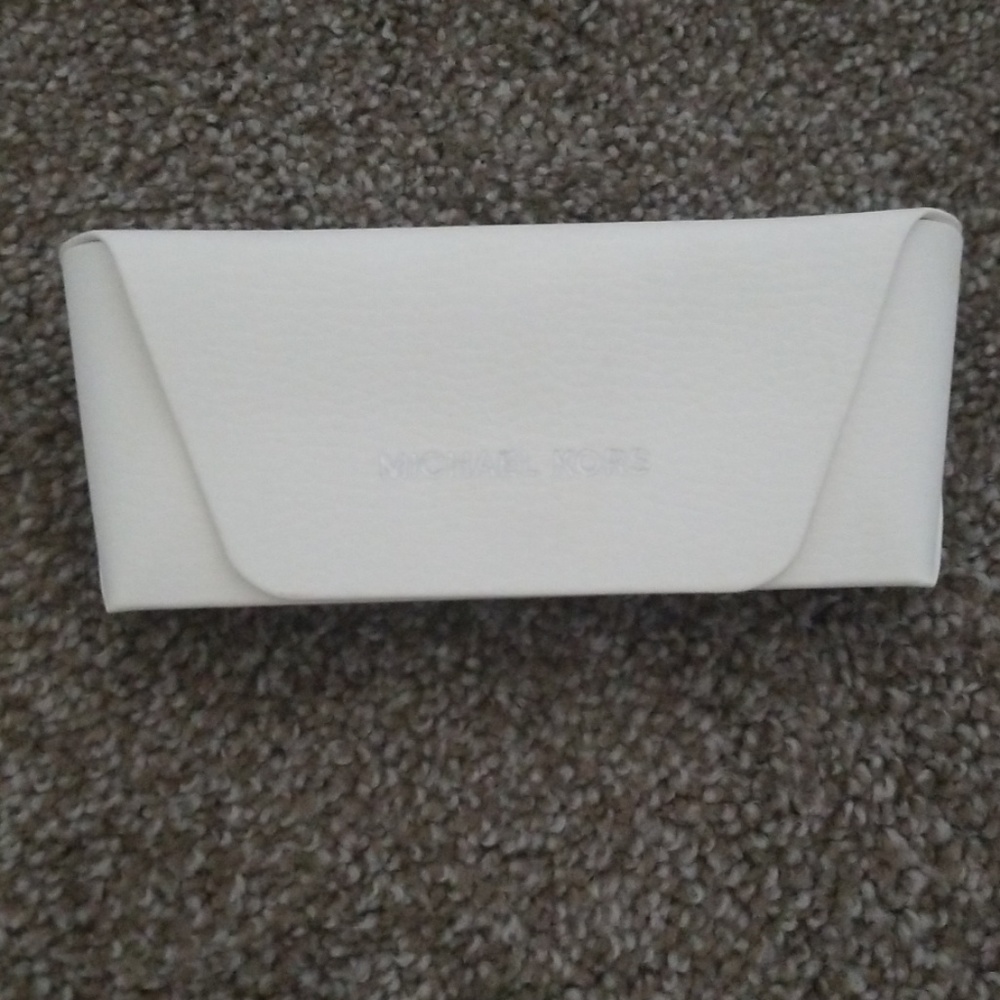 Michael Kors lenses case